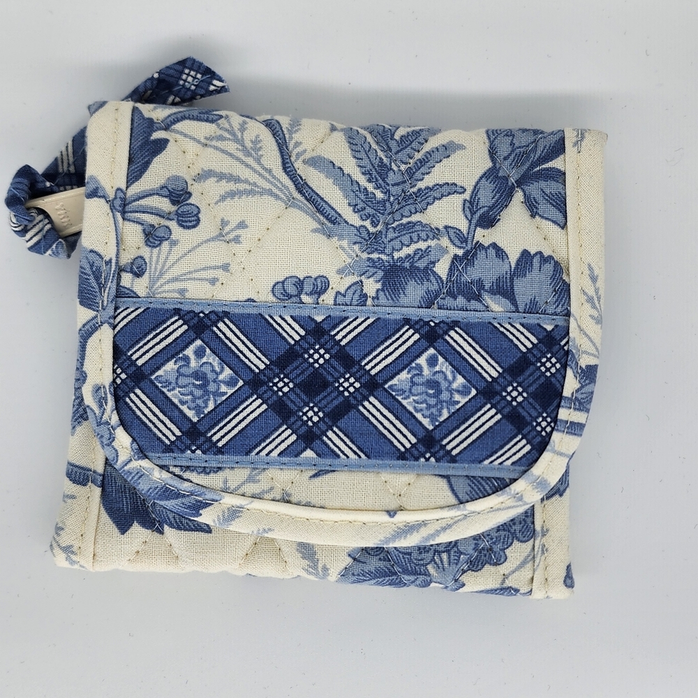 Vera Bradley like new wallet